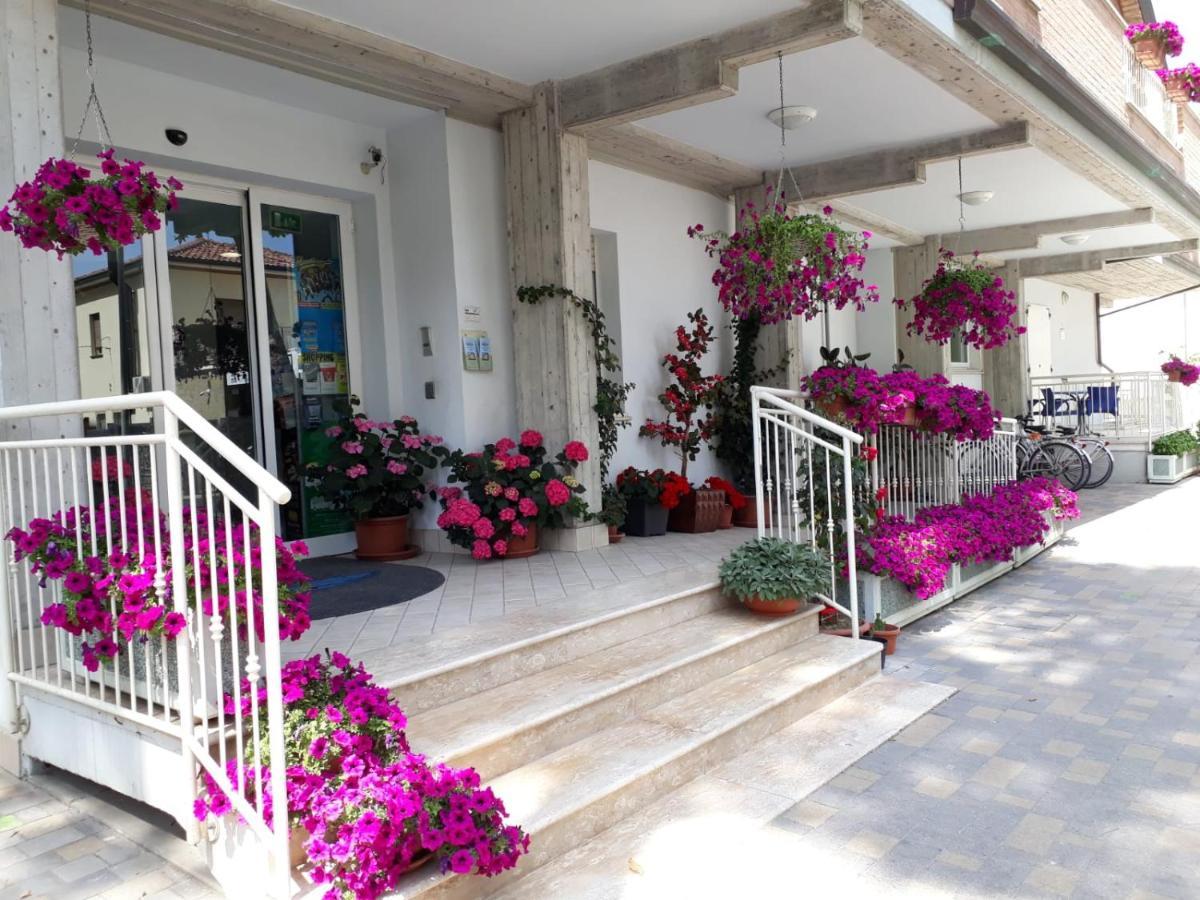 Residence Onda Blu Cervia Kültér fotó